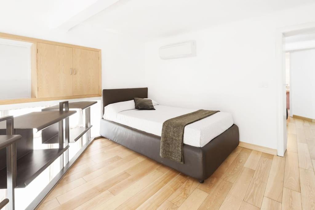 Stylish Loft - Colosseum 4 Min Walk -3 Beds -sleeps Up To 6 People Appartement *