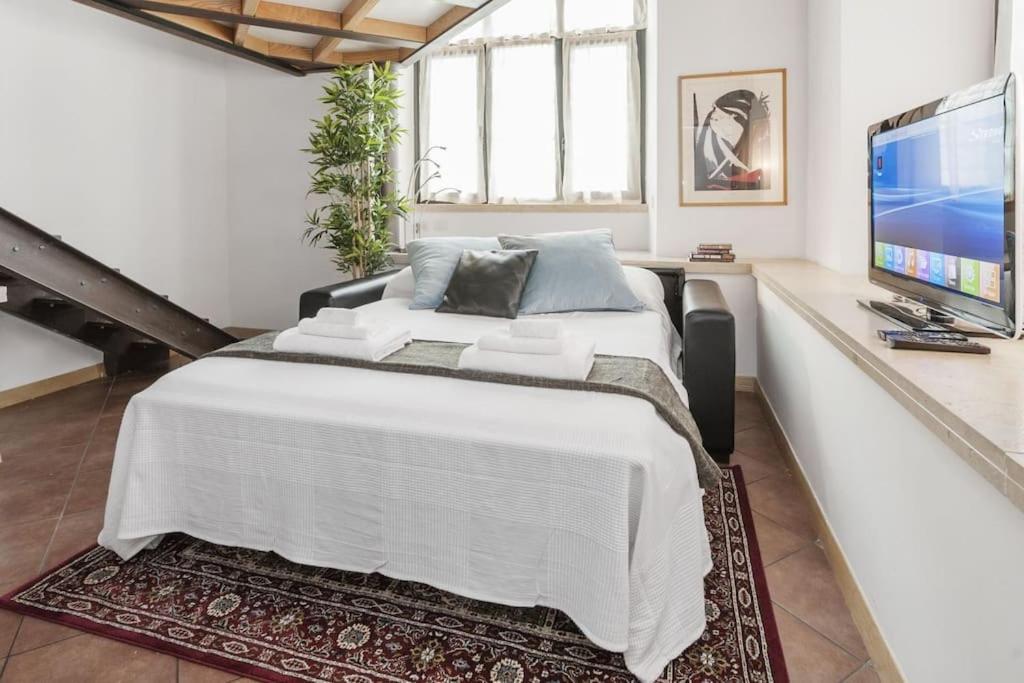 Appartement Stylish Loft - Colosseum 4 Min Walk -3 Beds -sleeps Up To 6 People Rome